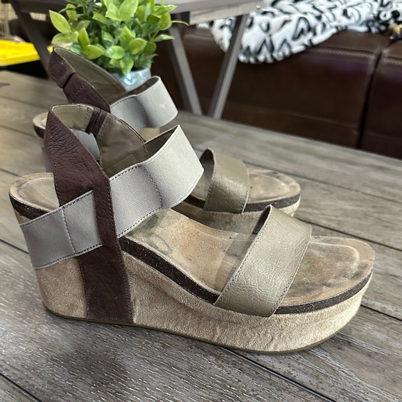 otbt Bushnell Sandals - Picture 2 of 15